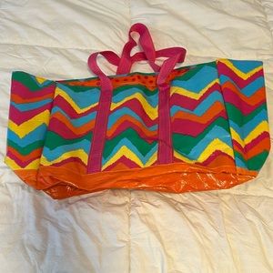 Beach tote made with recycled materials
